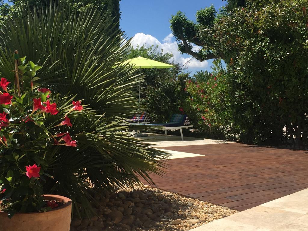 Mas De Mariette Bed and Breakfast Noves Exterior foto