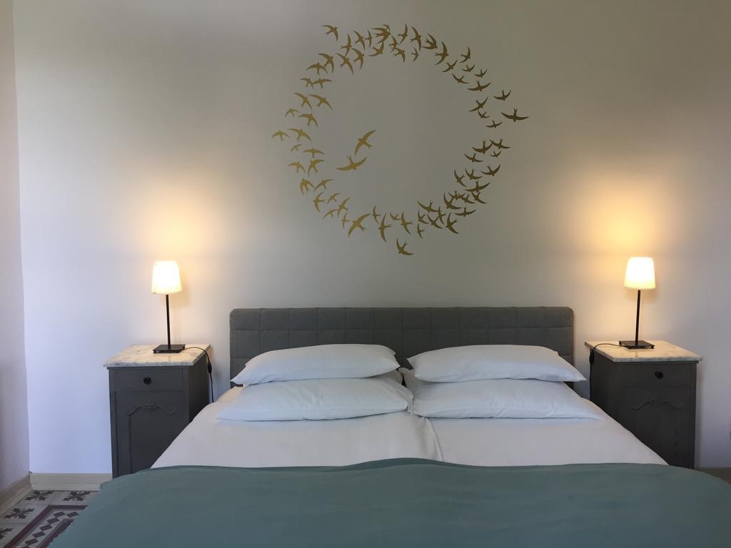Mas De Mariette Bed and Breakfast Noves Exterior foto