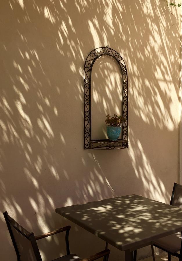 Mas De Mariette Bed and Breakfast Noves Exterior foto