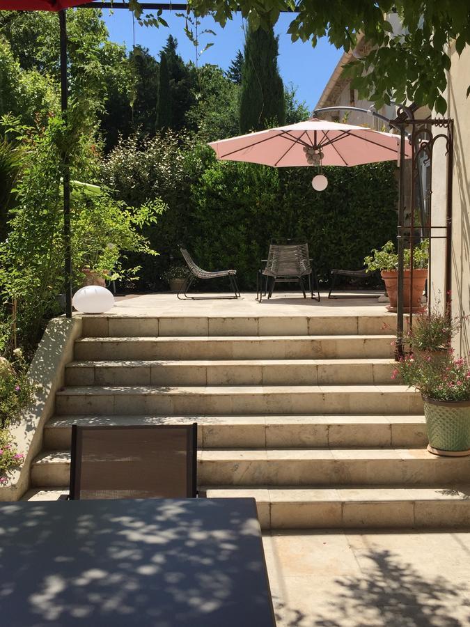 Mas De Mariette Bed and Breakfast Noves Exterior foto