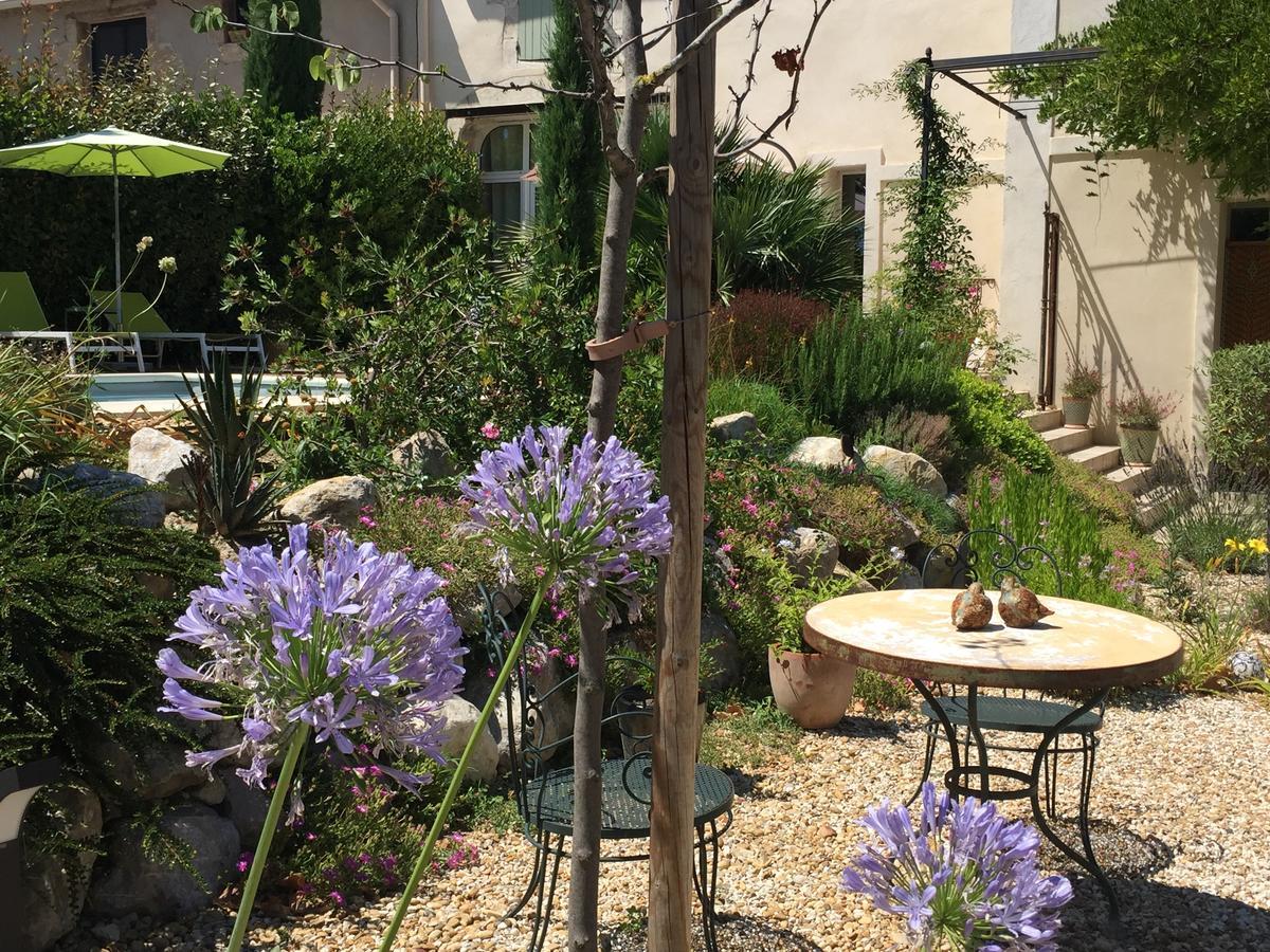 Mas De Mariette Bed and Breakfast Noves Exterior foto